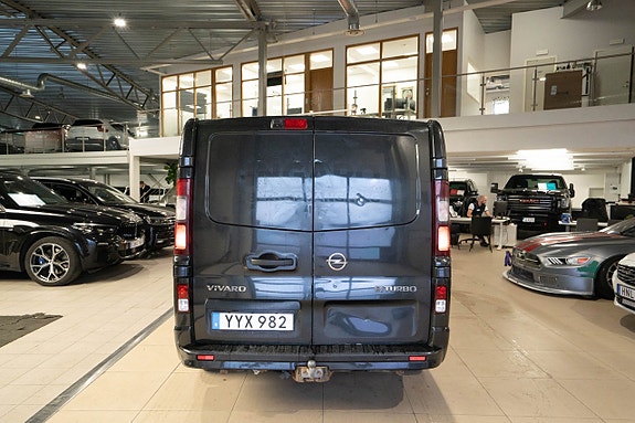 Opel Vivaro 8 of 21