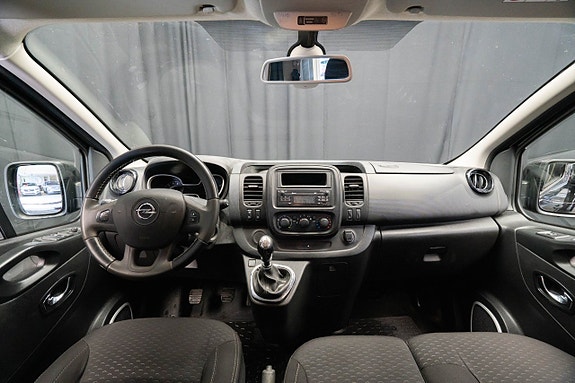 Opel Vivaro 12 of 21