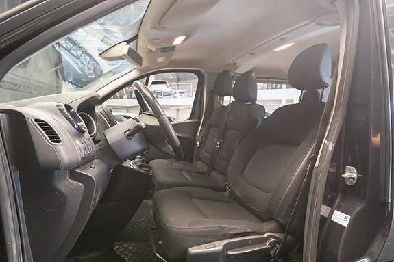 Opel Vivaro 16 of 21