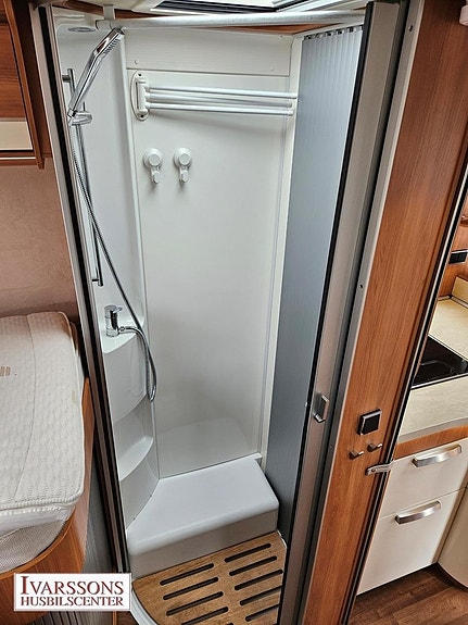 Hymer B 678 Bianco Line / Enkelsängar / Alde / AC bodel / 4500kg 18 of 23