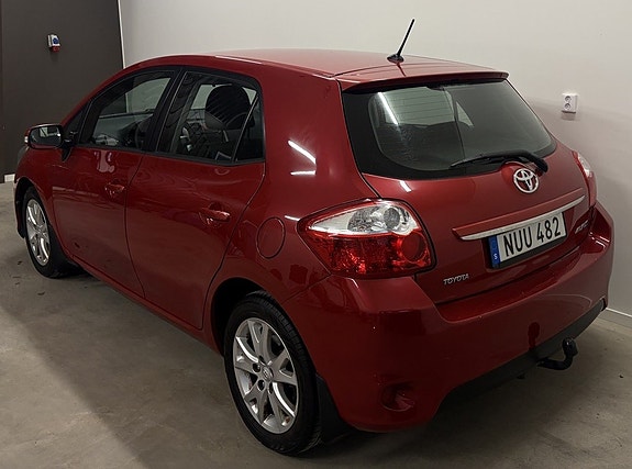 Toyota Auris 3 of 10