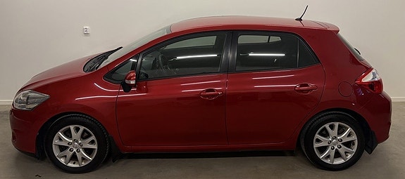 Toyota Auris 5 of 10