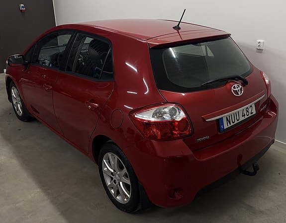 Toyota Auris 6 of 10