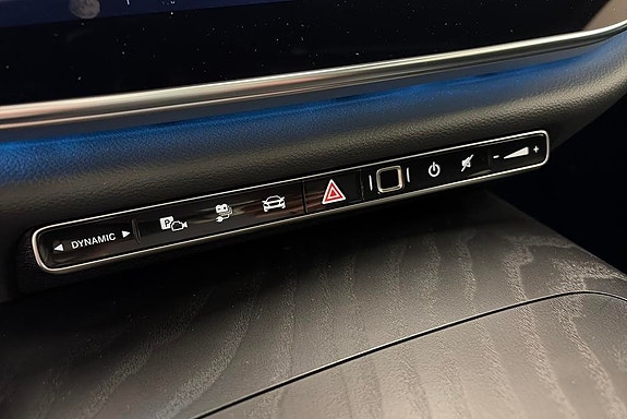 Mercedes-Benz E300 de 13 of 17