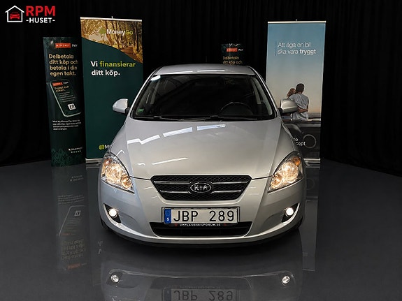 Kia Ceed 2 of 5