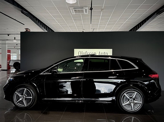 Mercedes-Benz EQS SUV 4 of 5