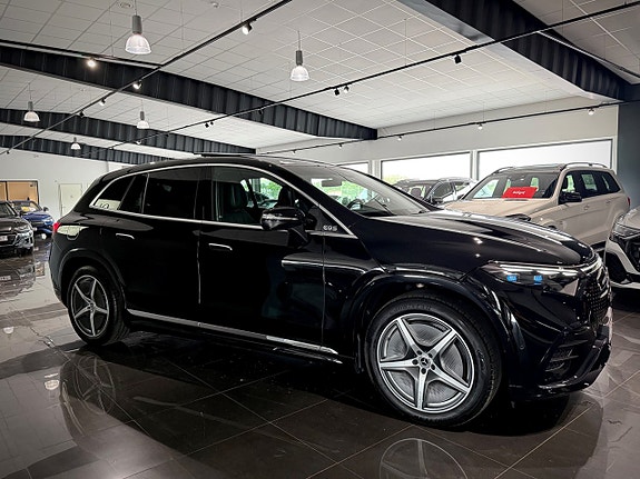Mercedes-Benz EQS SUV 12 of 30