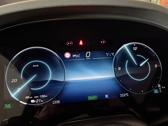 Mercedes-Benz EQS SUV 29 of 30