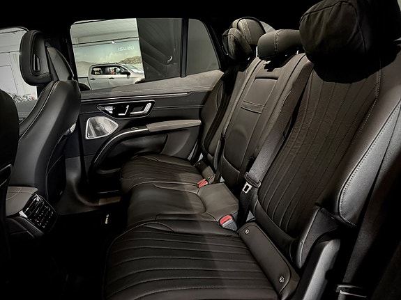 Mercedes-Benz EQS SUV 8 of 30