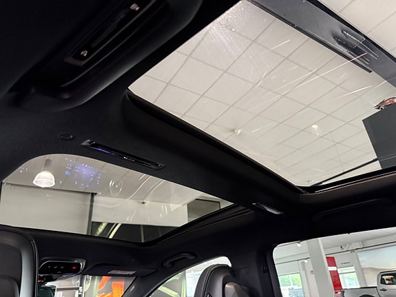 Mercedes-Benz EQS SUV 9 of 30