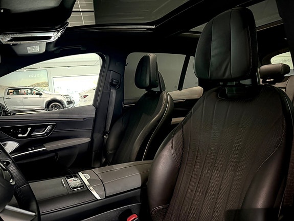 Mercedes-Benz EQS SUV 6 of 30