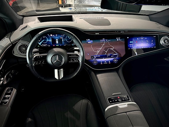Mercedes-Benz EQS SUV 3 of 5