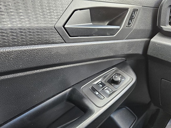 Volkswagen Caddy 23 of 25