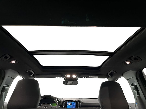 Volvo EX40 15 of 16