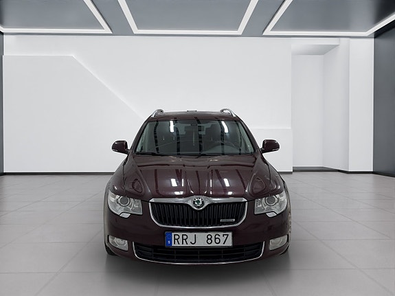 Skoda Superb 2 of 5