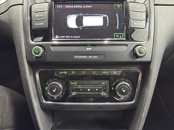 Skoda Superb 14 of 16