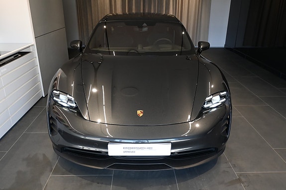Porsche Taycan 4 of 5