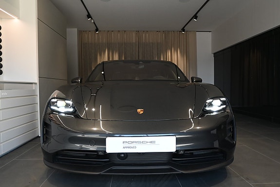 Porsche Taycan 2 of 5
