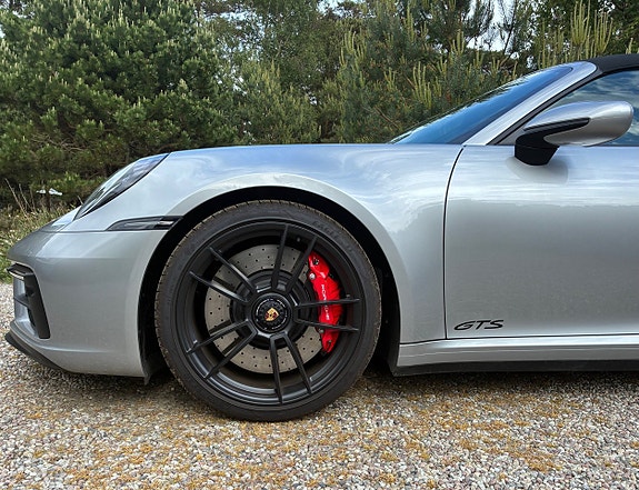 Porsche 911 Carrera GTS 11 of 12