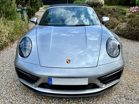 Porsche 911 Carrera GTS 8 of 12
