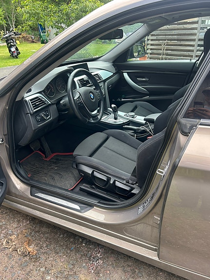 BMW 320d 3 of 4