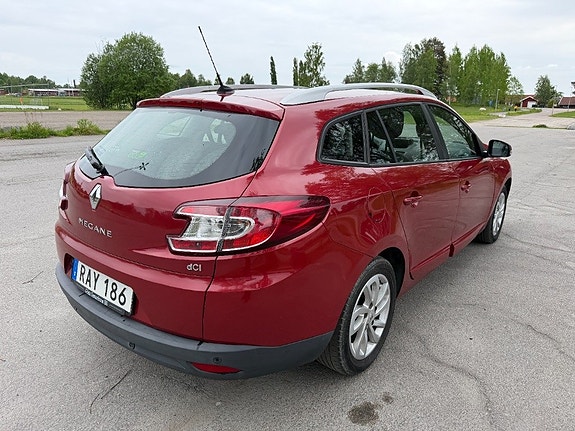 Renault Megane III 3 of 5