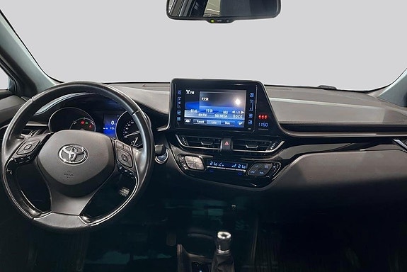 Toyota C-HR 7 of 22