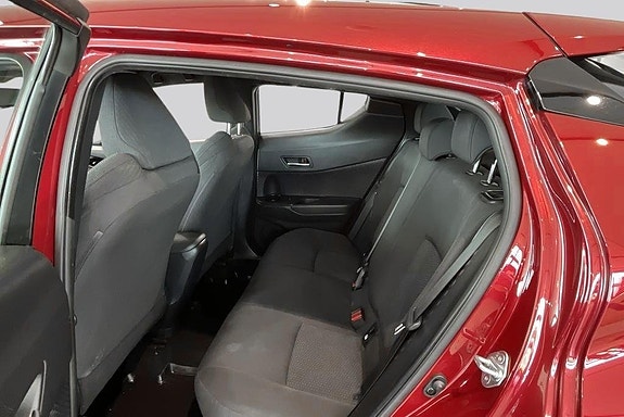 Toyota C-HR 9 of 22