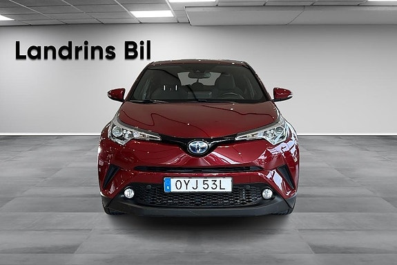 Toyota C-HR 2 of 22