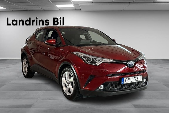 Toyota C-HR 3 of 22