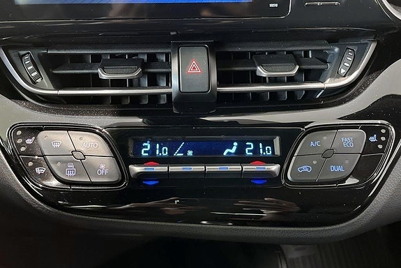 Toyota C-HR 13 of 22