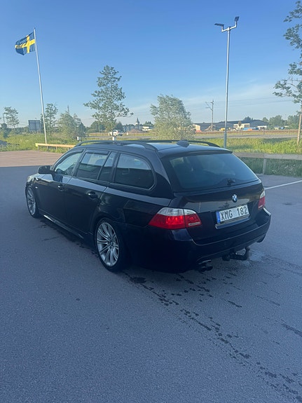 BMW 525i 3 of 5