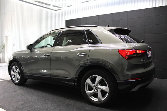 Audi Q3 4 of 5
