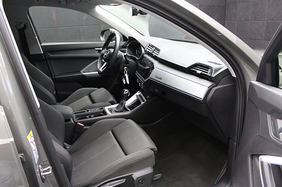 Audi Q3 12 of 20