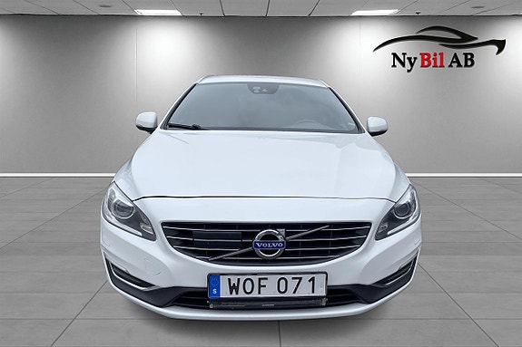Volvo V60 8 of 12
