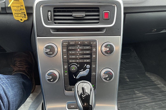 Volvo V60 12 of 12