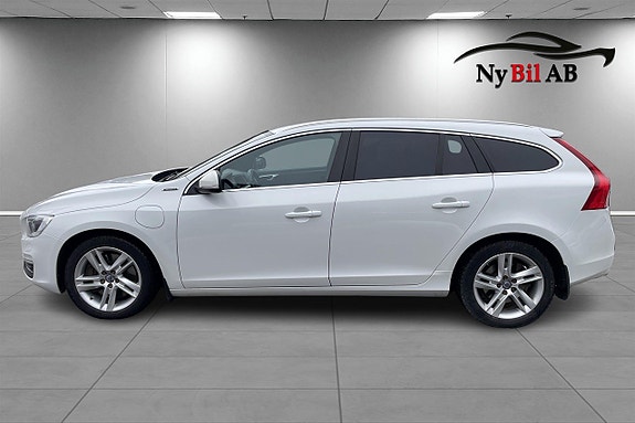 Volvo V60 2 of 12