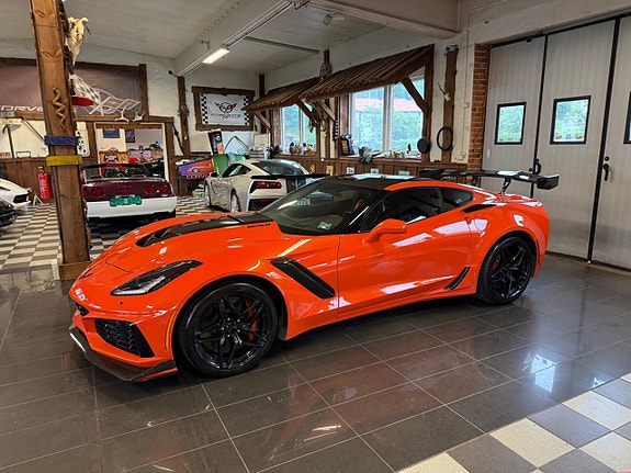 Chevrolet Corvette 2 of 30