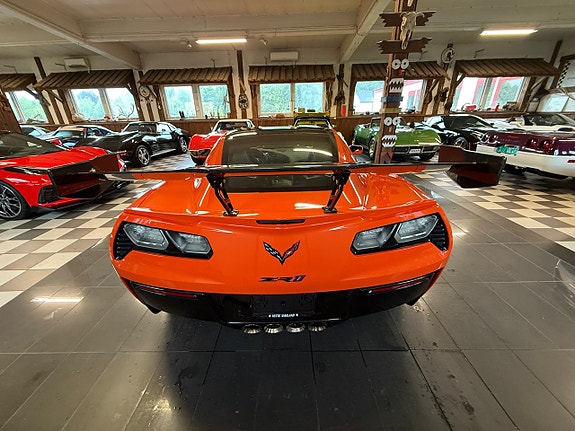 Chevrolet Corvette 16 of 30
