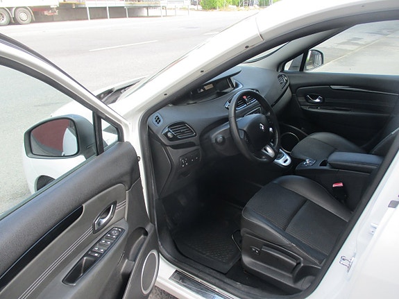 Renault Grand Scenic III 12 of 16