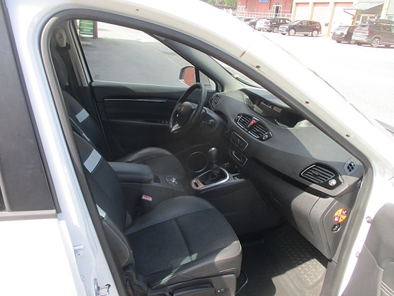 Renault Grand Scenic III 11 of 16