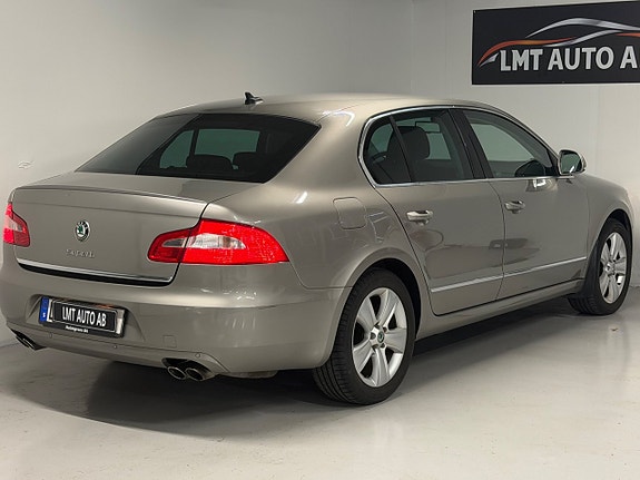Skoda Superb 8 of 25
