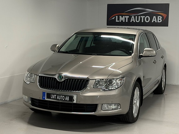 Skoda Superb 2 of 5