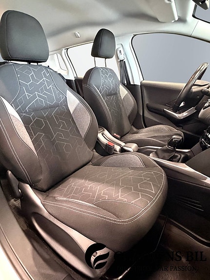 Peugeot 2008 15 of 21