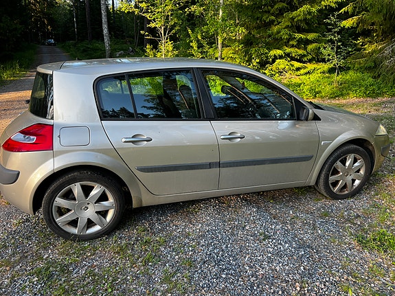 Renault Megane II 2 of 5
