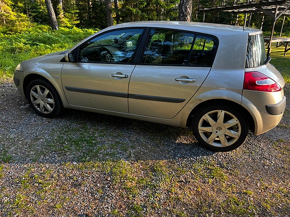 Renault Megane II 3 of 5