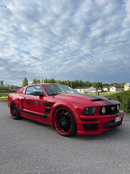Ford Mustang 3 of 10