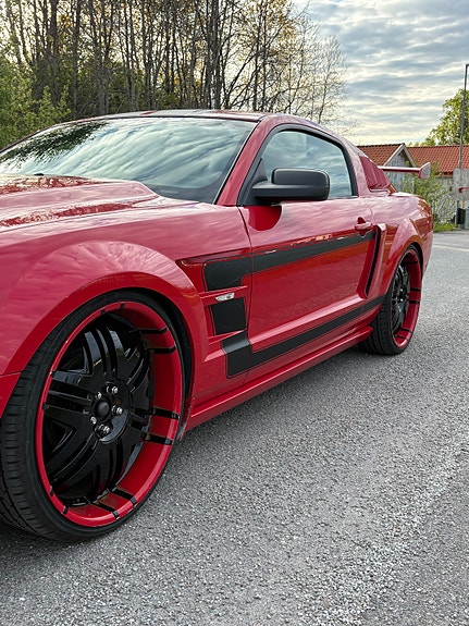Ford Mustang 5 of 10