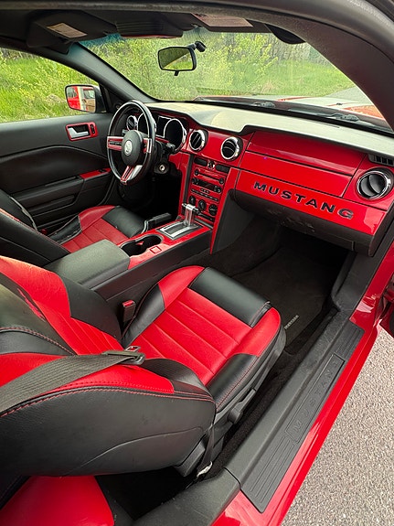 Ford Mustang 6 of 10