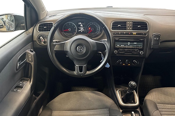 Volkswagen Polo 12 of 30